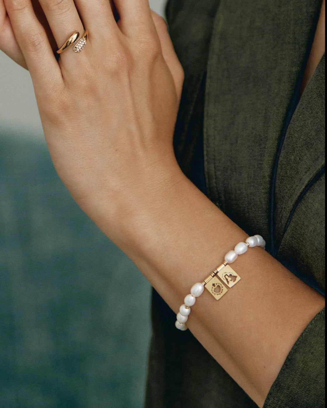 Pearly Scapular Bracelet