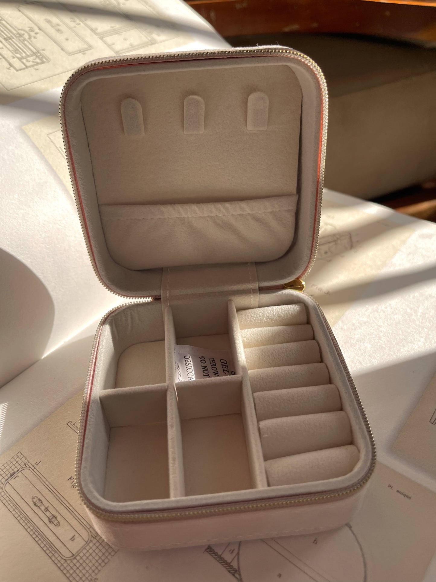 Velvet Travel Jewelry Box — Pink