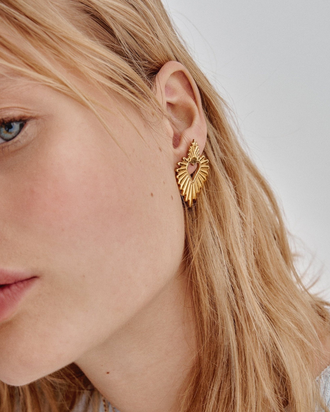 Detente Heart Earrings